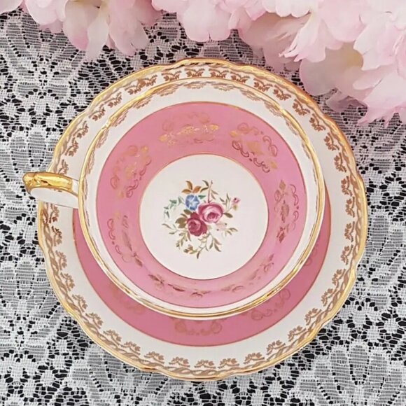 1940 Pink Wide Mouth Tea Cup & Saucer by Sutherland Bone China England - Picture 1 of 10